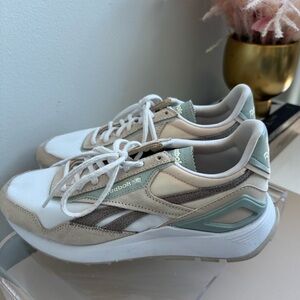 REEBOK WOMEN’S CLASSIC LEATHER LEGACY AZ STUCCO/WHITE/SEA SPRAY SNEAKERS GX4715